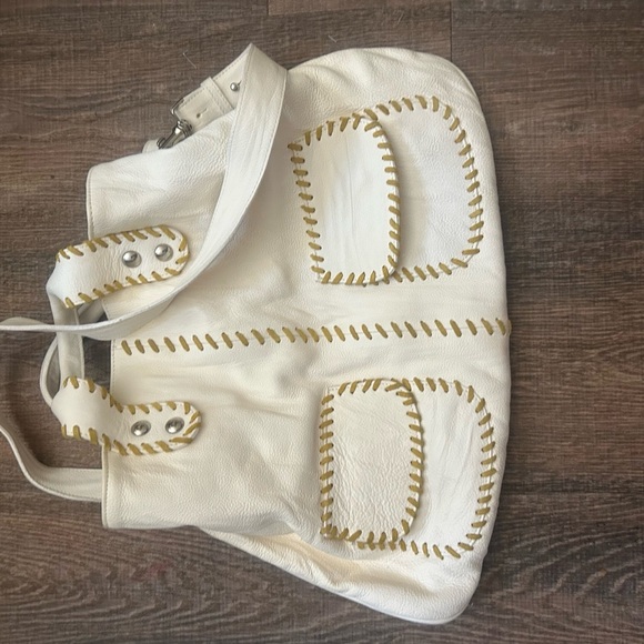Via Repubblica NWOT large white bag! Larger stitch made in Italy and a nice bag - Picture 7 of 16